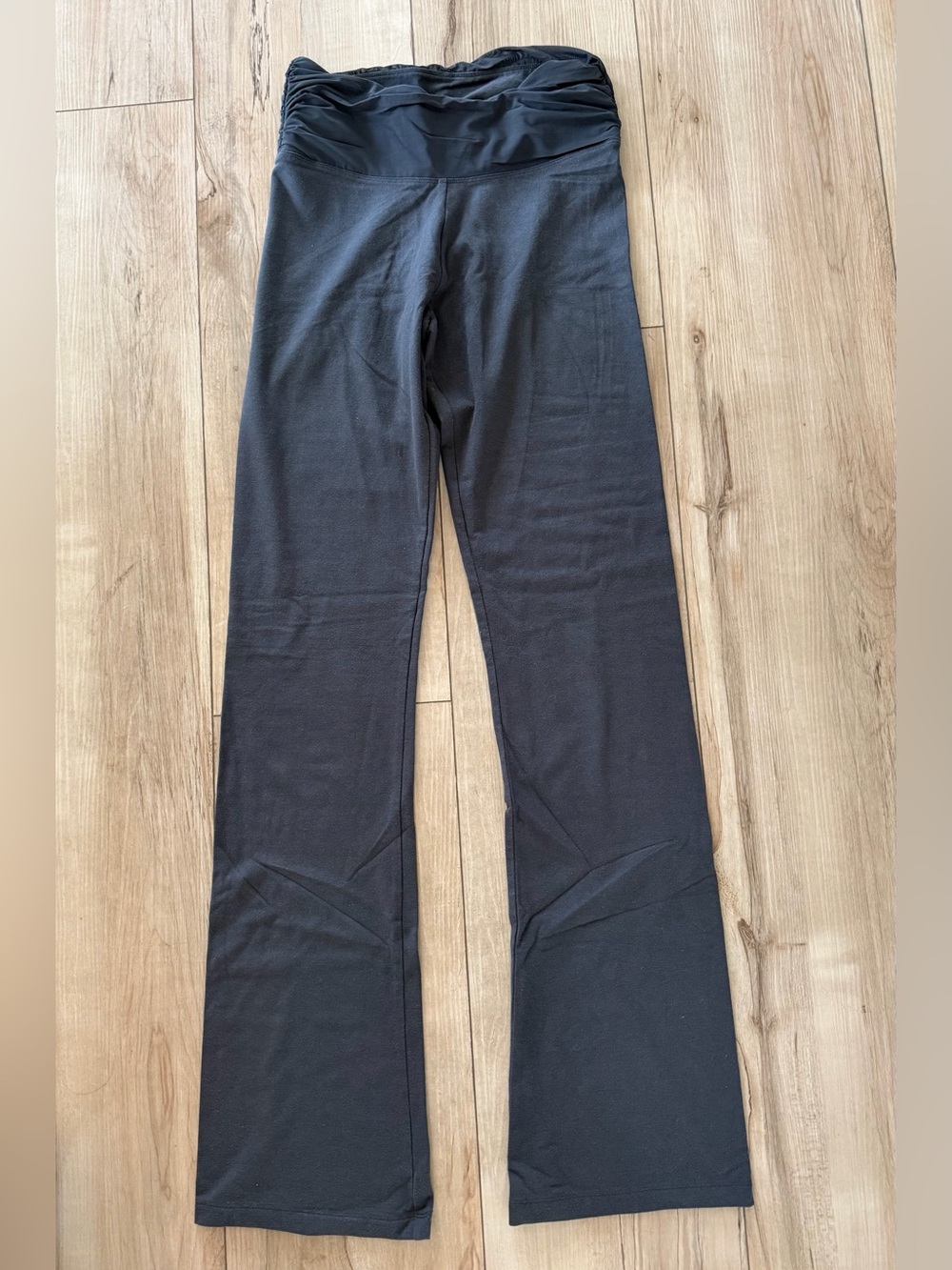 Victoria's Secret charcoal Black Flare Yoga Pants
Leggings